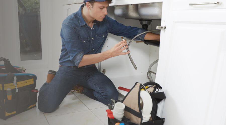 Expert burst pipe repair services in Algonquin, IL